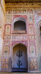 Obraz premium Rich decorated exterior of Amber Fort, Jaipur, Rajasthan, India, Asia