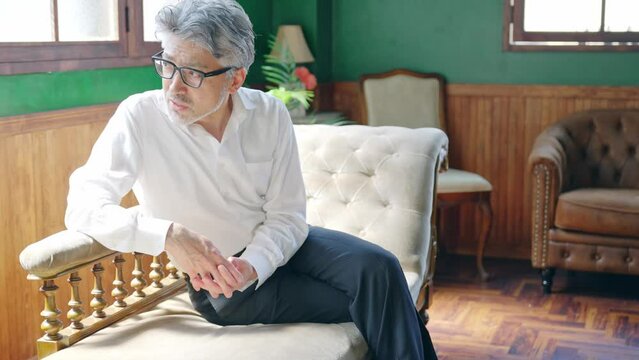 ダンディなシニア男性　メンズファッションイメージ