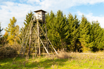 Hochsitz im Naturschutzgebiet Gelängebachtal in Medebach, Hochsauerland
