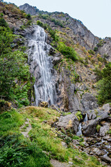 Fototapeta na wymiar Cascade de la Pissevache à Vernayaz en Suisse