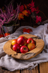 Freshly picked apples in a fruit bowl