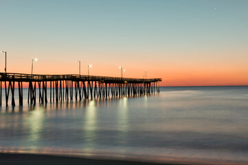 Fototapeta premium Pier into Sunset