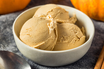 Homemade Pumpkin Spice Ice Cream
