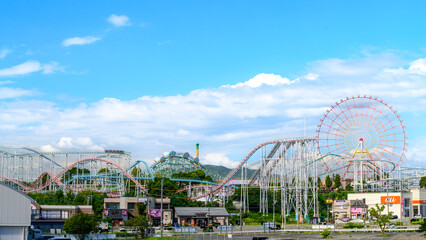 Pretpark / resort landschap &quot Roller coaster&quot  Mitsui Groenland Japan (zomer) Genomen in 2022 Arao City, Kumamoto Prefecture, Kyushu, Japan Kyushu