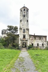 Obraz premium Entrance to the Hohenegg castle in Austria.