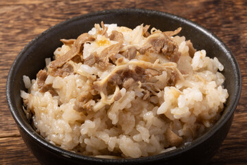 牛肉とごぼうの釜飯　炊き込みご飯