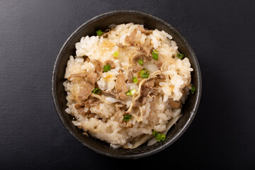 牛肉とごぼうの釜飯　炊き込みご飯