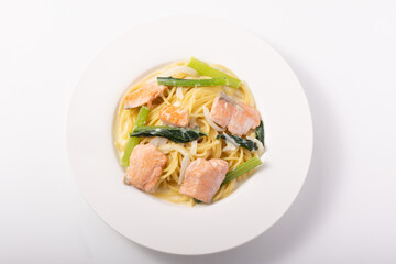 サーモンクリームパスタ