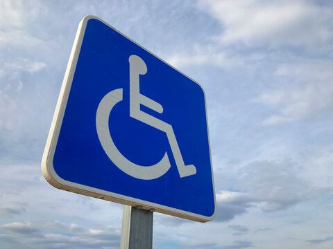 se&ntilde;al de estacionamiento para discapacitados