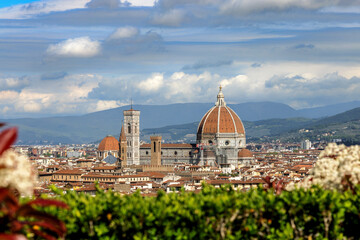 Fototapeta premium View over the Florence Cathedral in Florence, Tuscany, Italy, on a sunny day in spring.