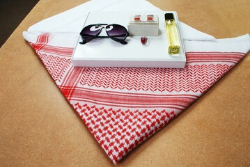 Saudi red shemagh headscarf with luxury accessories glasses perfume stone ring cuff links,Arabian