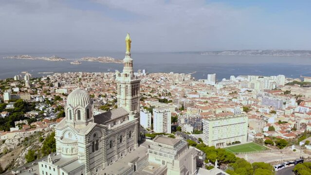 Notre Dame de la Garde Marseille - vue a&eacute;rienne
