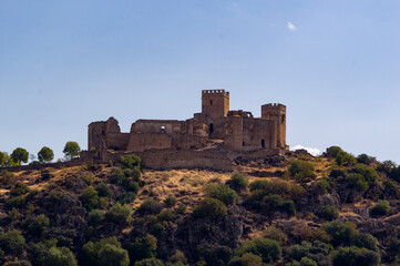 Fototapeta na wymiar Castillo de Belvis de Monroy, Cáceres, Extremadura.