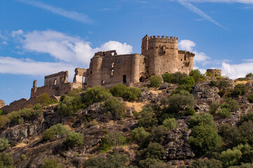 Fototapeta na wymiar Castillo de Belvis de Monroy, Cáceres, Extremadura.
