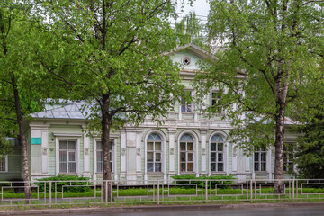 Fototapeta na wymiar Wooden house in Vologda, Russia
