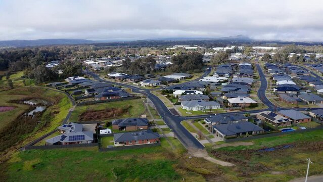 Drone footage of Killara panning right in Wodonga, Victoria Australia during a foggy morning.