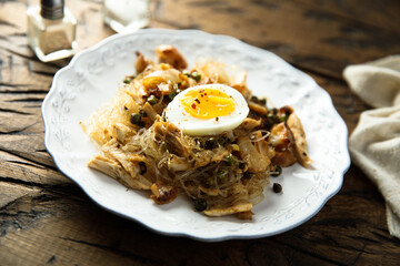 Stir fry noodles with egg