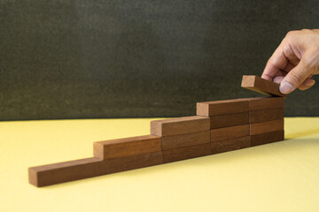 階段のイメージ（進歩・進捗・増加の抽象）