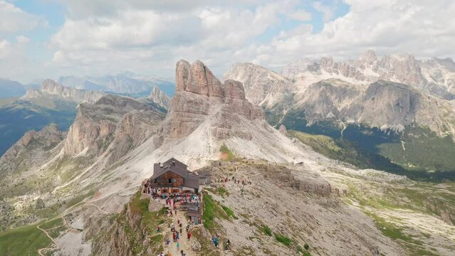 Rifugio Nuvolau, Cinque Torri, Cortina, Dolomiti, Italia

