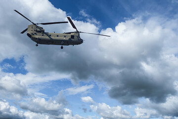 Naklejka na ściany i meble Chinook transporthelikopter || Chinook transport helicopter