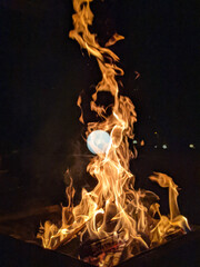 Wood fire at nicht 