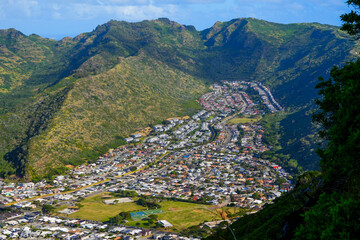 Haha'ione Valley residential neighborhood in the east suburbs of Honolulu on O'ahu island - Upscale houses built on the slopes of a polynesian volcano