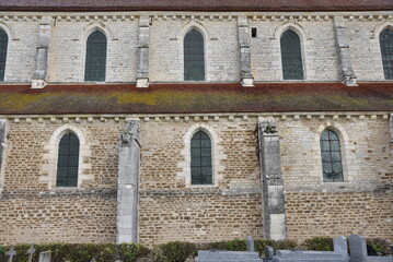 Murs romans de l'abbaye de Pontigny en Bourgogne. France