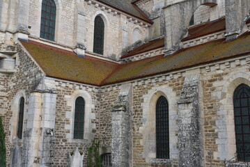 Fototapeta na wymiar Murs médiévaux de l'abbaye de Pontigny en Bourgogne. France