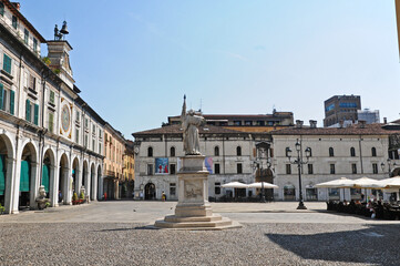 Brescia, Piazza della Loggia - Monumento Bella Italia