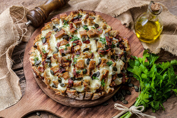 pain hérisson lardon mozzarella graines de courge © Jérôme Rommé