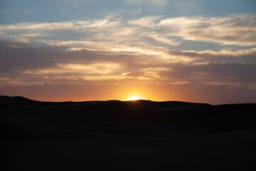 atardecer,sol descendiendo. sunset, sun going down.