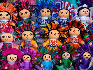 coloridas muñecas tradicionales mexicanas 