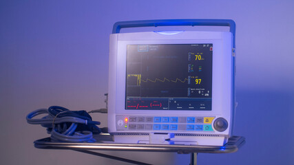 Monitor de paciente batimentos card&iacute;acos