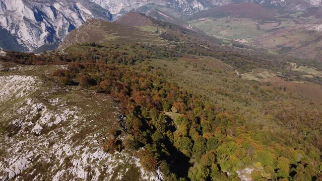 4k drone video panorama of the autumn mountains in liebana, picos de Europa, aerial view
