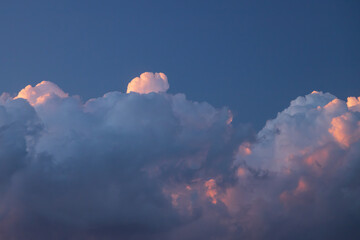 Fototapeta na wymiar Colorful sunset and cloudscape