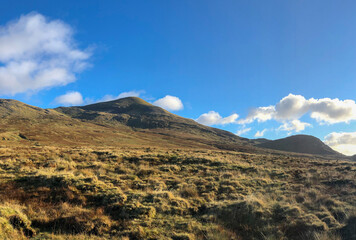 Fototapeta na wymiar landscape in the Mweelrea massif in Mayo county, Connacht, Ireland in autumn