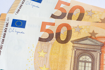 Deux billets de 50 euros.