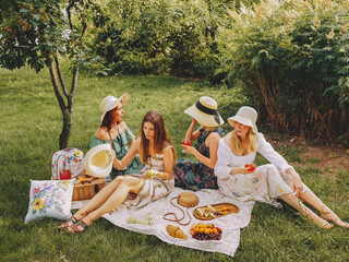 picnic girlfriends
