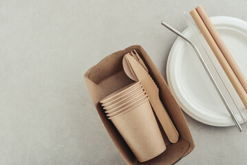 Set of eco-friendly tableware and kraft paper food packaging