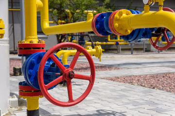 Pipeline equipment of a natural gas compressor station