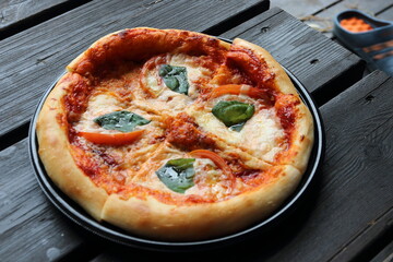 手作りのイタリアンピザ