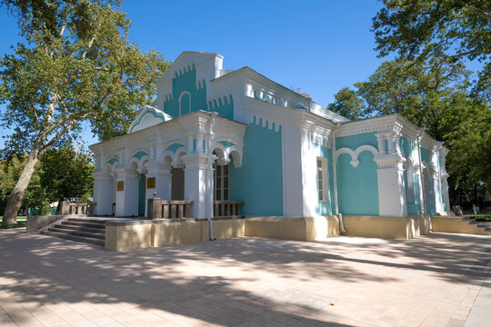 SAMARKAND, UZBEKISTAN - SEPTEMBER 14, 2022: The Building Of The Museum Of Peoples' Friendship And Religious Tolerance On A Sunny September Day