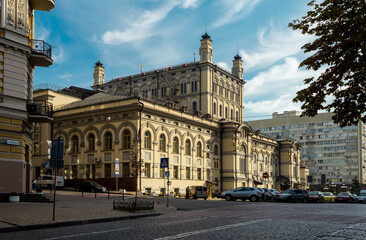 Fototapeta na wymiar The building of the National Opera Theater of Ukraine in Kyiv