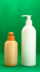 2 containers for soaps and moisturizing cream