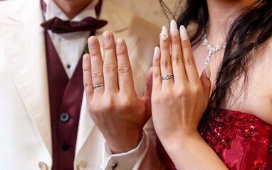 結婚指輪　新郎新婦の手元	