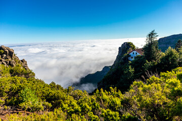 Wanderung zum höchsten Punkt auf der Azoreninsel Madeira - dem Pico Ruivo - Portugal