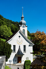 Fototapeta premium Kirche St. Idda in Bauen am Urnersee