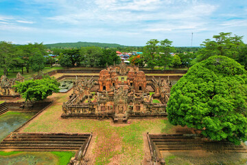 悠久の時を経た古の寺院　タイ・ブリラム

