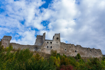 Fototapeta na wymiar The ruins of Rakvere Castle against the backdrop of a beautiful sky.