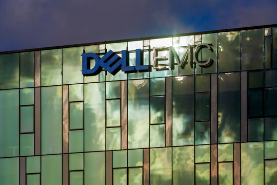 Haifa, israel -jule 22, 2022: letters Dell emc, logotype on the wall of an office with glass walls on sunny day